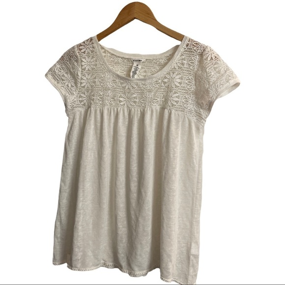 Bethany Mota Tops - 𝅺Bethany Mota White Tee Lace Embroidered Trim short sleeve medium summer top